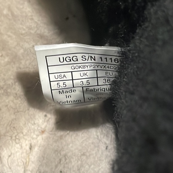 UGG Women's Elisa Suede Short Ankle Boots size 5.5 - Picture 10 of 11